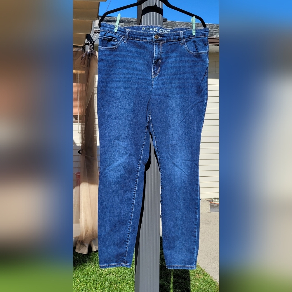 Reitmans Skinny Jean - The Sculpting.